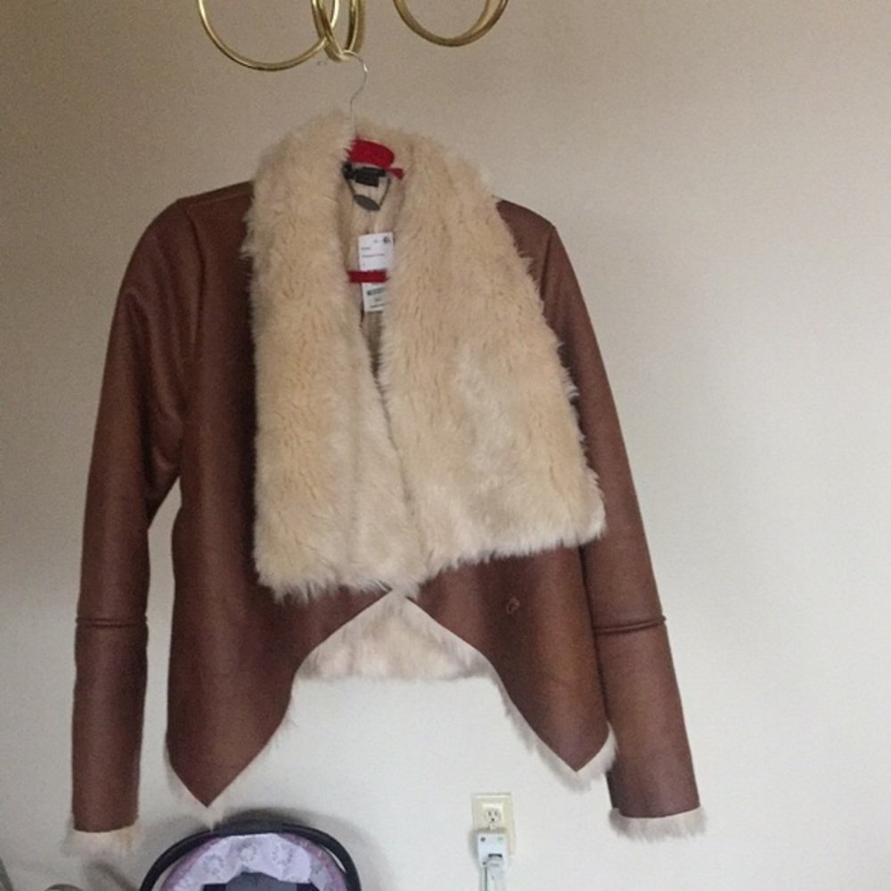 faux fur jacket 🧥 - Picture 2 of 3